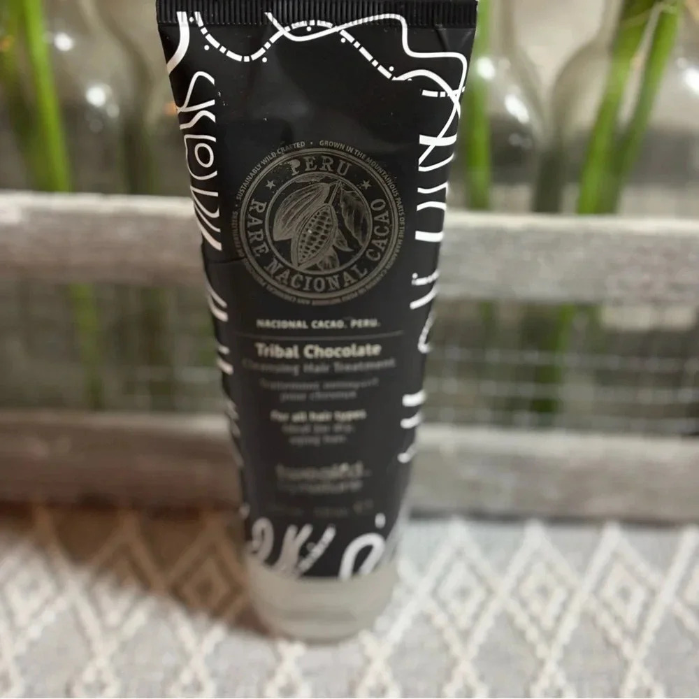 Tweakd‎ by Nature Tribal Chocolate
Cleansing Hair Treatment. 3 fl oz. Sealed.